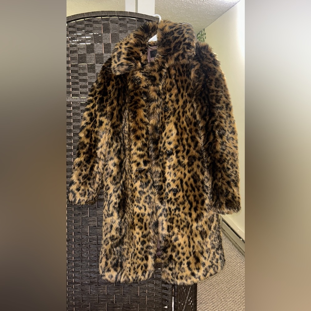 XXS J.crew faux fur leopard coat. New with out tags.